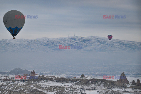 Balony w ośnieżonej Kapadocji