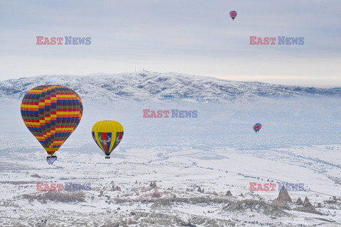 Balony w ośnieżonej Kapadocji