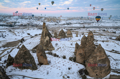 Balony w ośnieżonej Kapadocji