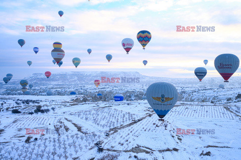 Balony w ośnieżonej Kapadocji