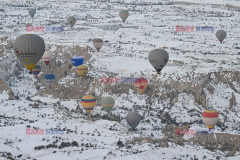 Balony w ośnieżonej Kapadocji