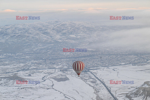 Balony w ośnieżonej Kapadocji