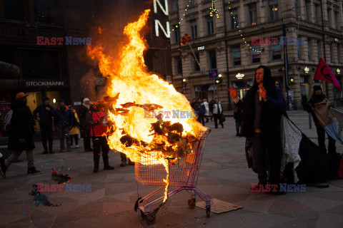 Ognisty protest przeciwko Black Friday w Helsinkach