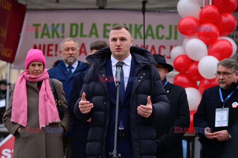 Protest ph. TAK dla edukacji! NIE dla deprawacji!