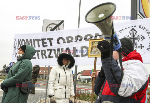 Protesty przed Lidlami ws. Gietrzwałdu