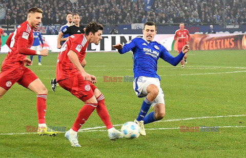 Dawid Kownacki z golem w meczu z Schalke 04