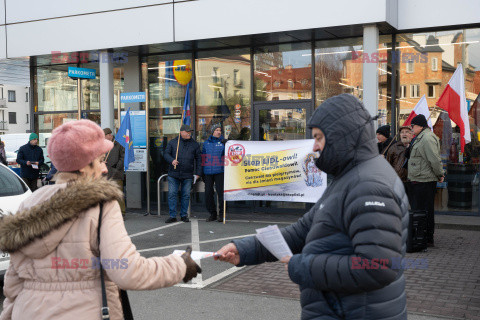 Protesty przed Lidlami ws. Gietrzwałdu