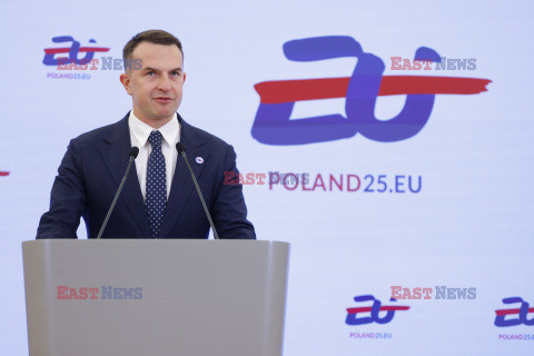 Konferencja prasowa ministra ds. Unii Europejskiej Adama Szłapki