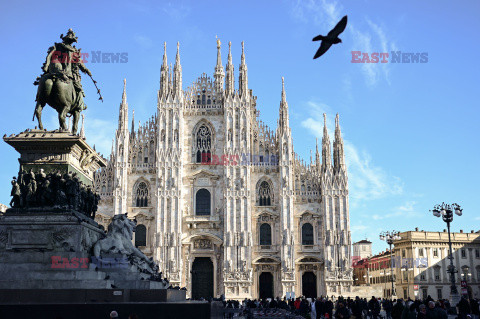 Repliki marmurowych rzeźb z fabryki Duomo w Mediolanie - AFP