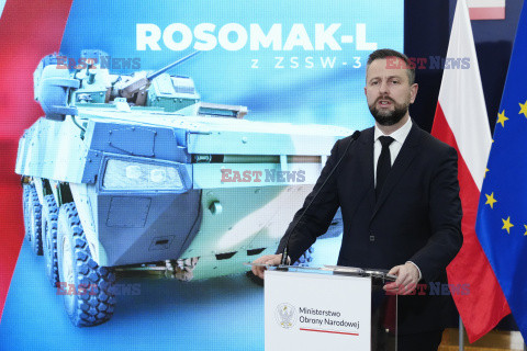 Podpisanie umowy na Rosomaki z wieżą ZSSW-30