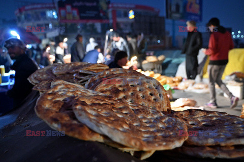 Chleb Naan podstawowym pożywieniem w Afganistanie