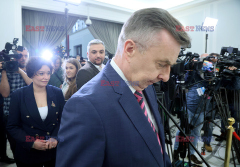 Minister Wieczorek składa rezygnację