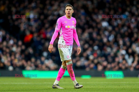 Jan Bednarek w meczu z Fulham