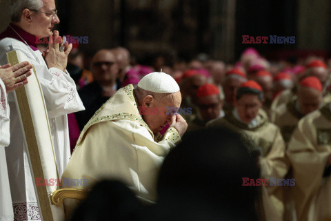 Papież Franciszek otworzył Drzwi Święte w bazylice watykańskiej