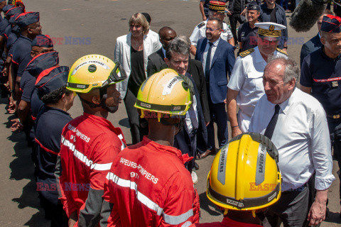 Premier Francji Francois Bayrou przyleciał na Majottę