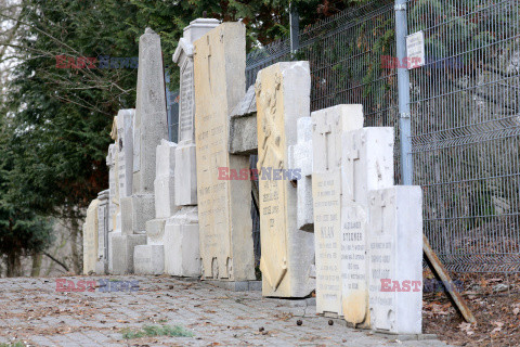 Lapidarium nagrobków osadników olęderskich w Warszawie