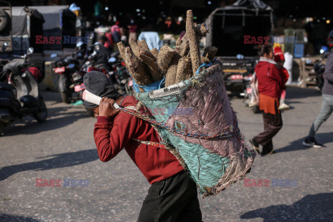 Targ z batatami w Katmandu