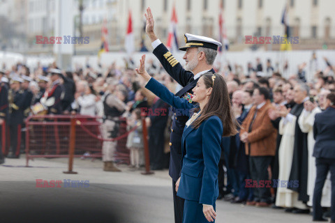 Król Filip i królowa Letizia żegnają księżniczkę Eleonorę