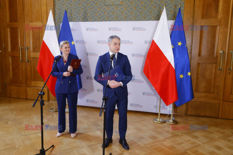 Konferencja w sprawie laptopów dla nauczycieli