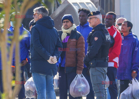 Włosi wysyłają migrantów do Albanii