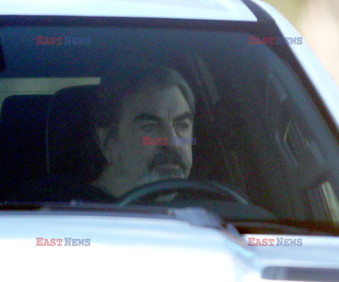 Tom Selleck kupuje jedzenie w McDrive