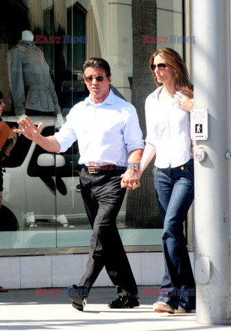 Sylvester Stallone z żoną na spacerze