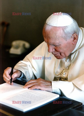 JOHN PAUL II - AP