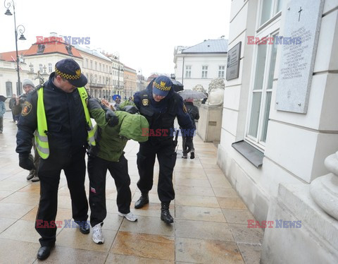 Interwencja Strazy Miejskiej pod Palacem Prezydenckim