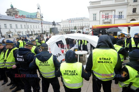 Interwencja Strazy Miejskiej pod Palacem Prezydenckim