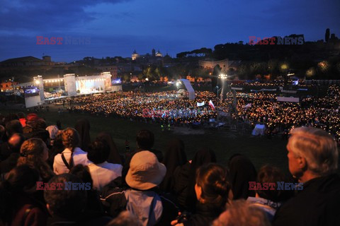 Beatyfikacja JPII - wieczorne czuwanie na Circo Massimo