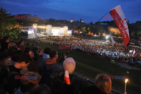 Beatyfikacja JPII - wieczorne czuwanie na Circo Massimo