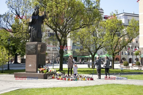 Pomnik Papieża Jana Pawła II w Legnicy