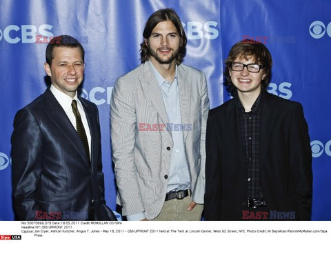 Ashton Kutcher na imprezie CBS Upfront