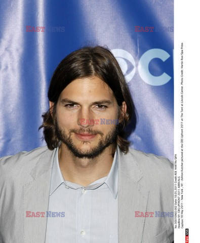 Ashton Kutcher na imprezie CBS Upfront