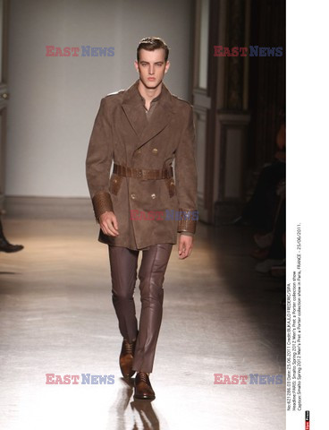 Paris Men SS arch