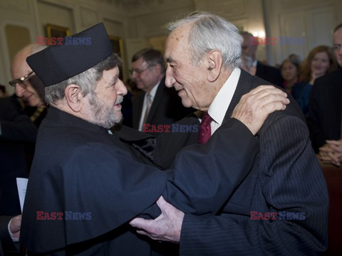 Szewach Weiss doktorem honoris causa UW