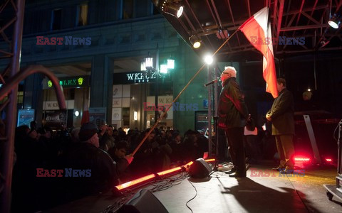 Manifestacja przed domem Wojciecha Jaruzelskiego