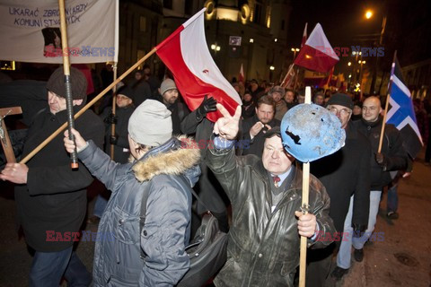 Manifestacja przed domem Wojciecha Jaruzelskiego