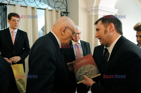 Prof. Bartoszewski kończy 90 lat