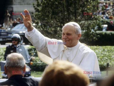 Papież Jan Paweł II za granicą