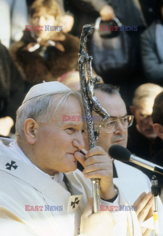 Papież Jan Paweł II za granicą