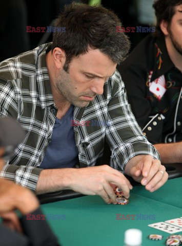 Ben Affleck plays poker