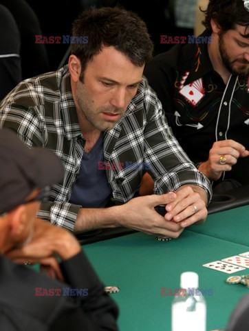 Ben Affleck plays poker