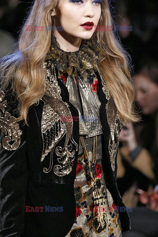 Anna Sui details