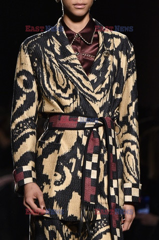 Etro details