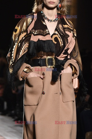 Etro details