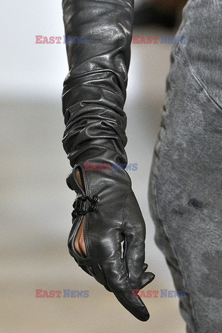 Olivier Theyskens details