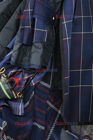 Sacai details