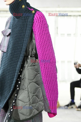 Sacai details