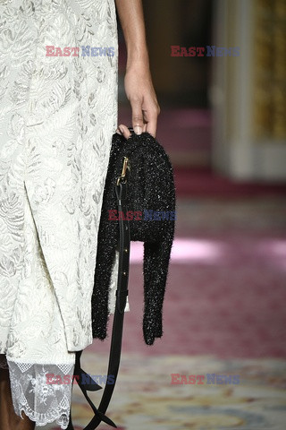 Simone Rocha details